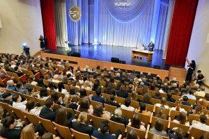 Использовать опыт прошлого, стремиться в будущее