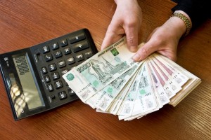 Россиян с зарплатой выше 100 тысяч рублей стало вдвое больше