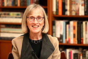 Женщине за женщин