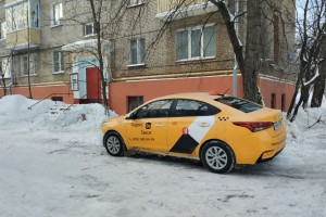 На Колыме мигрантам запретили управлять такси и автобусами