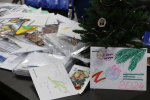 Дети сотрудников КАМАЗа подготовили письма с новогодними поздравлениями для солдат