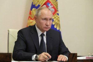 Путин подписал закон об отмене комиссий за оплату ЖКХ для пенсионеров