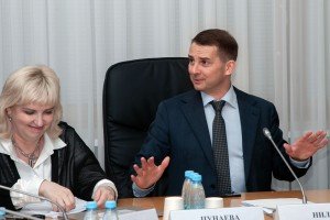 Через бедности к землям