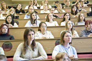 32% россиян готовы отдать детей в колледжи