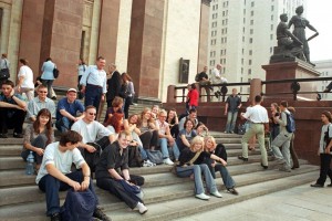 Студентам сохранят соцвыплаты при летней подработке