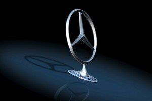 Сотрудники Mercedes-Benz вышли на протест против продажи автосалонов