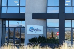 Мировые гиганты фармацевтики сократили выплаты российским специалистам