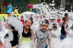 Весёлый праздник для школьников  устроил профсоюз КАО "Азот"