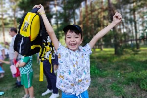 Школьные ранцы детям сотрудников подарил профком КАО «Азот»