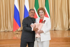 Председателю Татарстанской организации профсоюза госучреждений вручили государственную награду