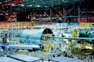 Компания Boeing экстренно сокращает расходы из-за забастовки