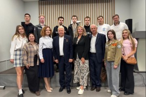 Молодежь КАМАЗа встретилась с Героем Социалистического Труда, легендарным бригадиром литейки – Геннадием Баштанюком