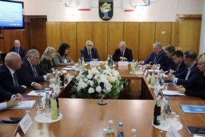 Глава ФНПР Михаил Шмаков рассказал депутатам Госдумы о повестке предстоящего съезда