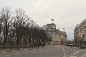 Немецкие металлурги начали серию предупредительных забастовок