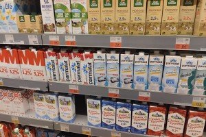 Производители молочной продукции снижают цены
