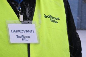 Десятки тысяч финнов начали серию забастовок за повышение зарплат