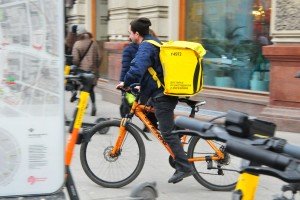 Россияне собираются подрабатывать в новогодние праздники