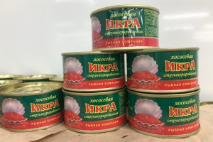 Россияне отказываются от икры на Новый год из-за дороговизны