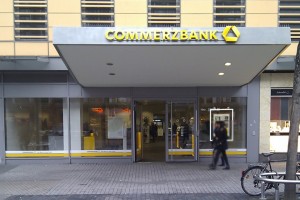 Немецкий Commerzbank планирует уволить тысячи сотрудников