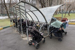 Путин дал ряд поручений для поддержки семей с детьми