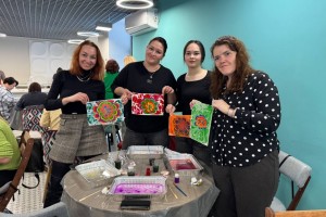 Лениногорские нефтяники познакомились с техникой живописи на воде