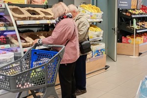 Большинство россиян не копят на старость