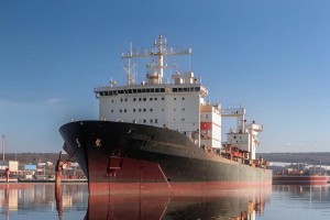 Морякам с задержанного танкера выплатили долги