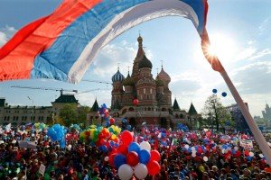 Профсоюзы возвращаются к массовым первомайским акциям