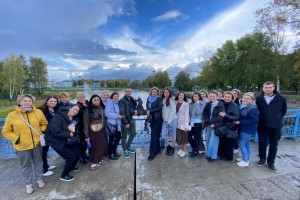 Первичная профсоюзная организация Нацпарка «Валдайский» провела праздничную экскурсию в Вышний Волочёк