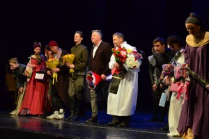 “Напротив нашего театра стояли пулеметы…”