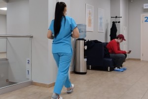 Доля оклада в зарплате медработников не ниже 50% достигнута в большей части регионов России