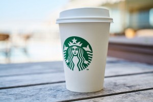 В США началась масштабная забастовка в Starbucks
