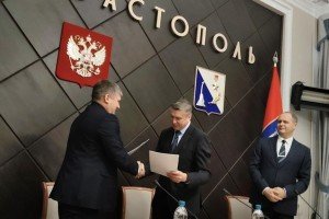 Профсоюз работников госучреждений подписал соглашение с правительством Севастополя