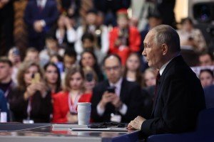 Президент назвал ошибкой отказ в мерах поддержки многодетным семьям