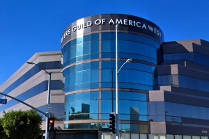 Сотрудники Гильдии сценаристов США бастуют против руководства профсоюза