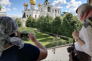 21 апреля станет выходным в восьми регионах России из-за Радоницы