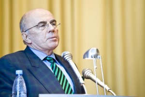 Ректор СПбГУП Запесоцкий выиграл суд у «Коммерсанта»