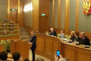 Дмитрий Медведев пообещал сложный год и длинные каникулы