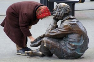 На паперти можно собрать до двух прожиточных минимумов