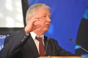 Топ-менеджерам предложили сократить себе зарплаты на 40%