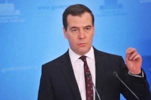 Медведев вернул накопительную часть пенсии