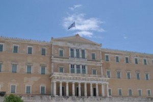 Парламент Греции наводит порядок в телевещании