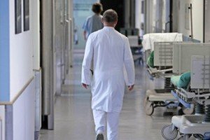Профсоюзы Северной Осетии считают, что массовые увольнения не вернут главврача