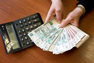 В Госдуме предложили согласовывать зарплаты топ-менеджеров с профсоюзами