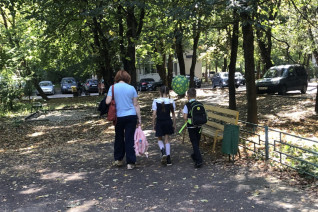 К 1 сентября предложили выплатить на каждого школьника по 15 тыс. рублей