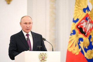 Путин призвал заложить в бюджет достаточно средств на поддержку семей