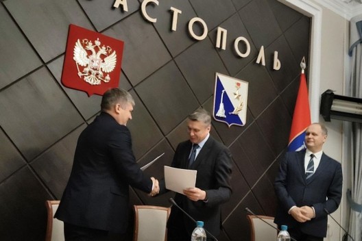 Профсоюз работников госучреждений подписал соглашение с правительством Севастополя