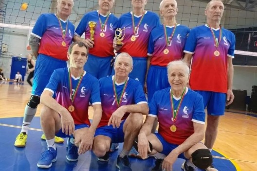 Ветераны КАМАЗа взяли «золото» в памятном турнире