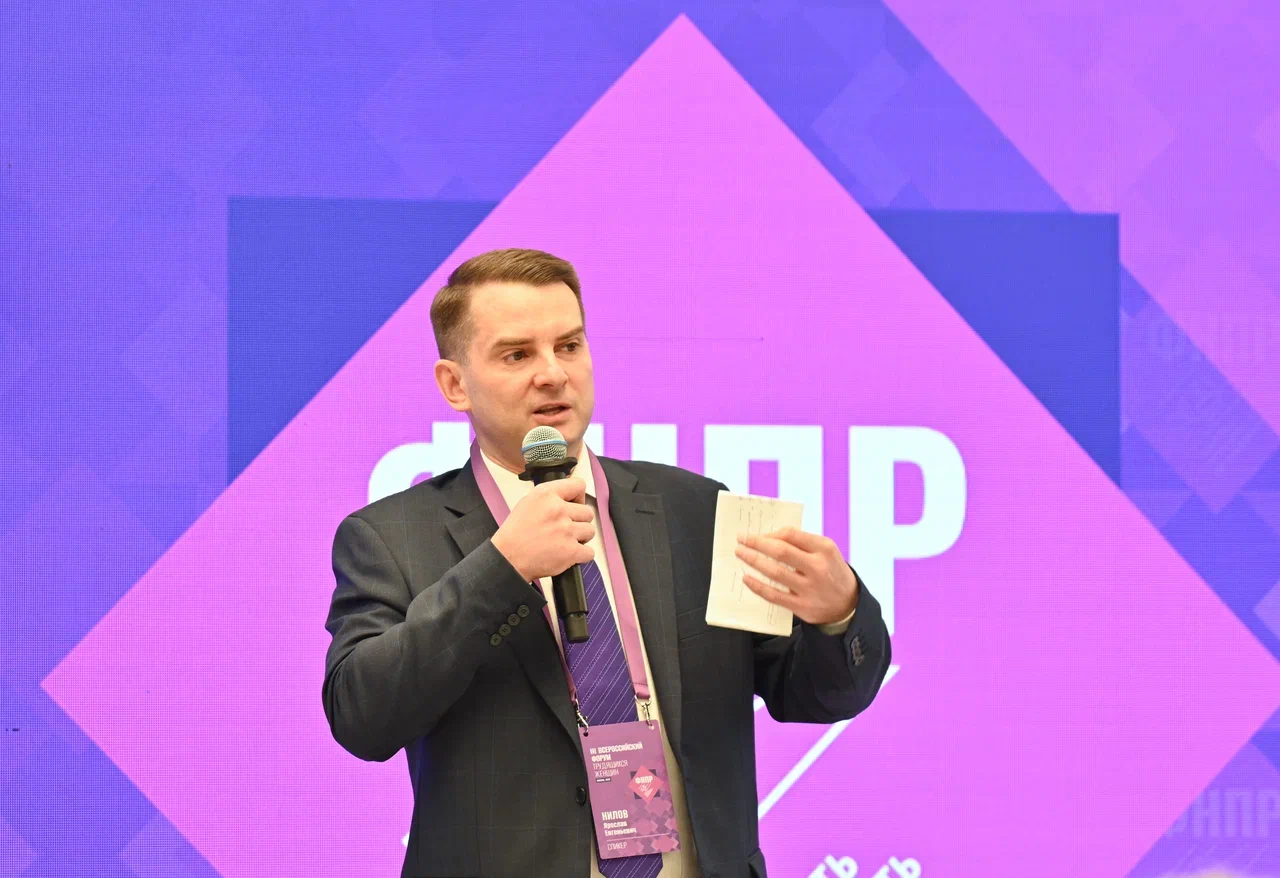 Нилов предложил уравнять в правах на отпуск педагогов допобразования с учителями школ