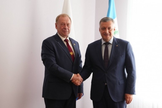 Председатель профсоюза работников госучреждений РФ встретился с губернатором Иркутской области